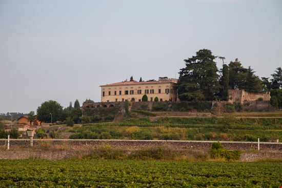 Castello di Bornato Castello di Bornato  